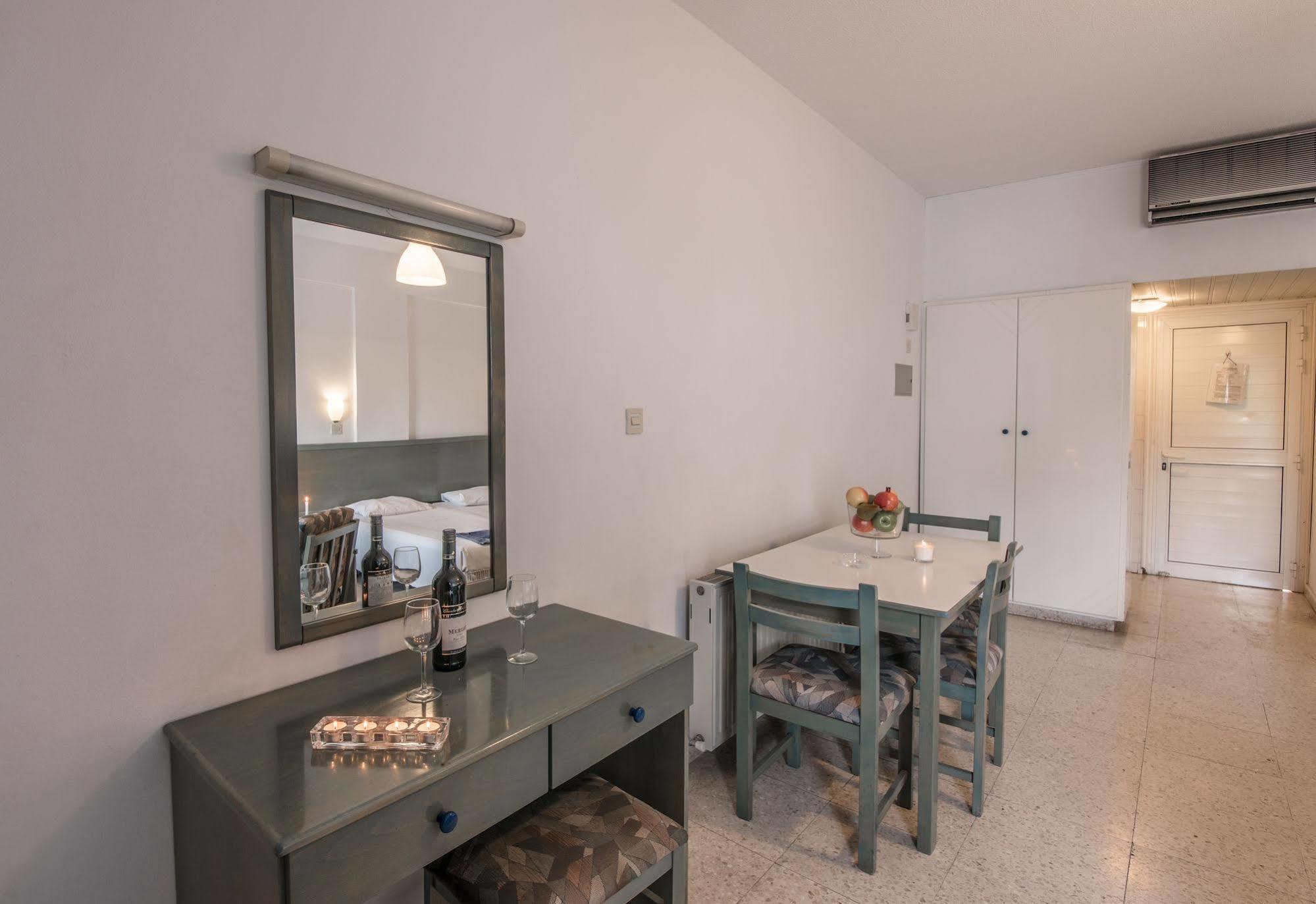 Cordelia Hotel Apartments アヤナパ エクステリア 写真