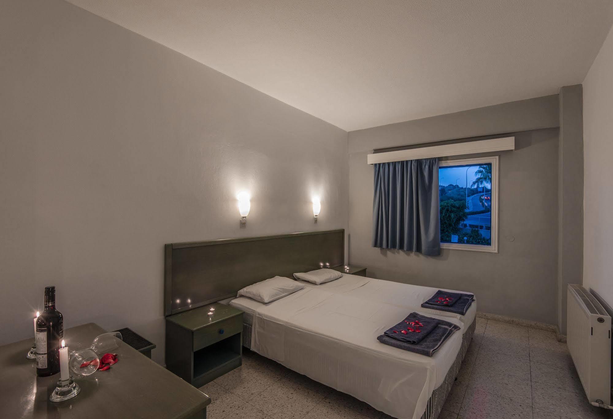 Cordelia Hotel Apartments アヤナパ エクステリア 写真