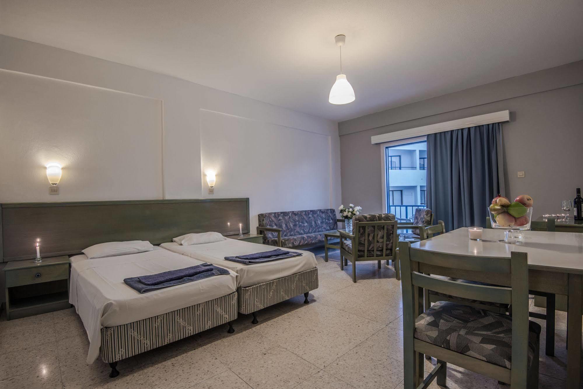 Cordelia Hotel Apartments アヤナパ エクステリア 写真