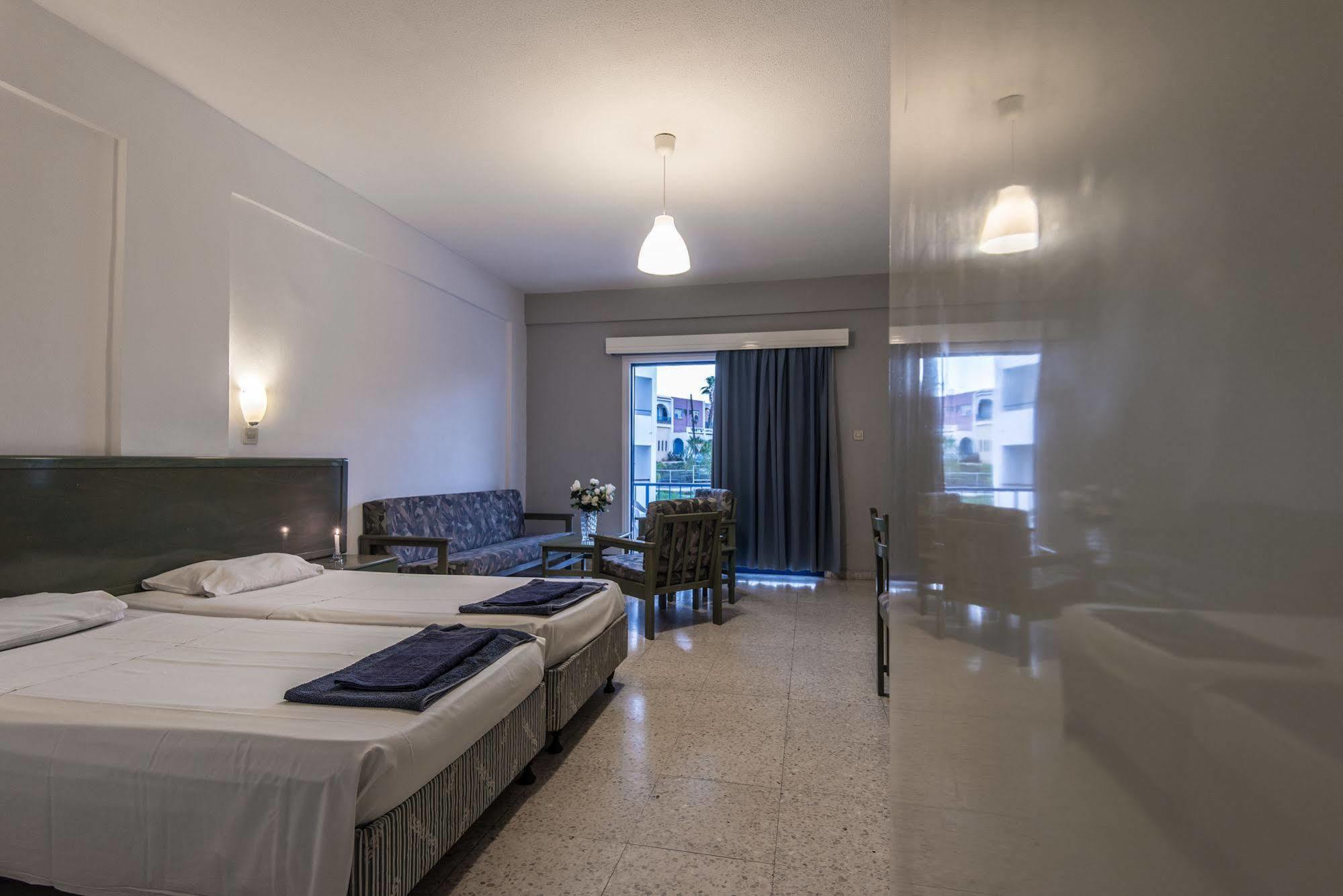 Cordelia Hotel Apartments アヤナパ エクステリア 写真