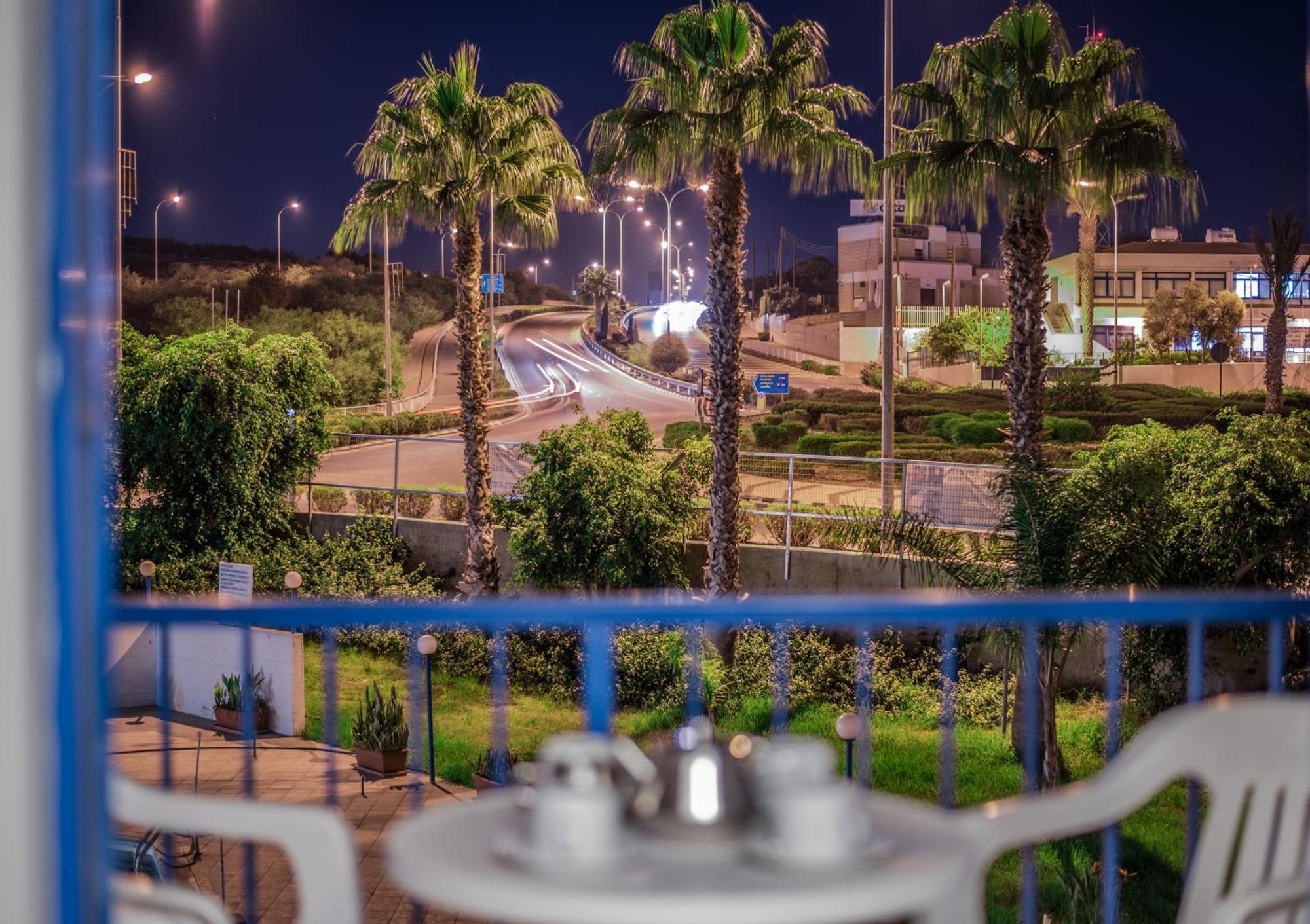Cordelia Hotel Apartments アヤナパ エクステリア 写真