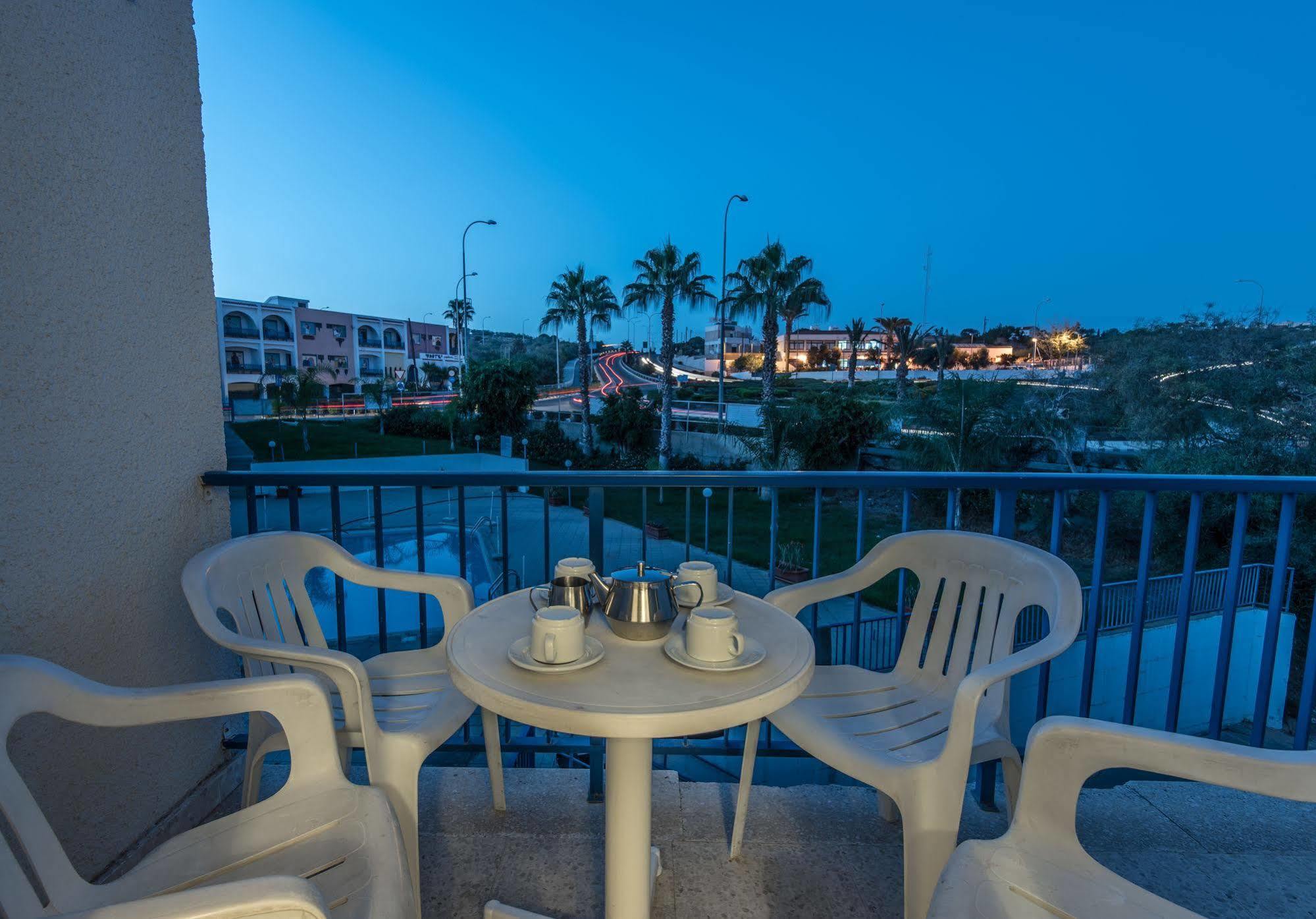 Cordelia Hotel Apartments アヤナパ エクステリア 写真