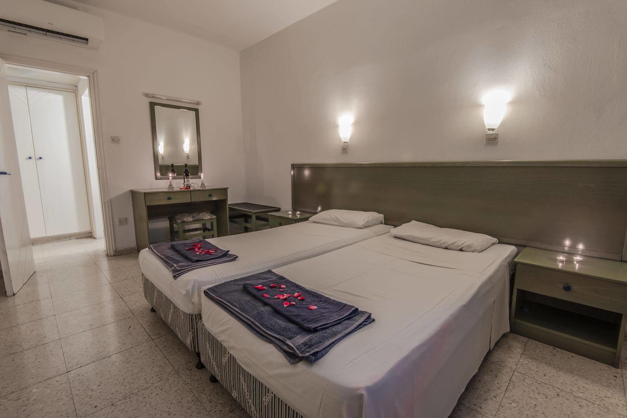Cordelia Hotel Apartments アヤナパ エクステリア 写真